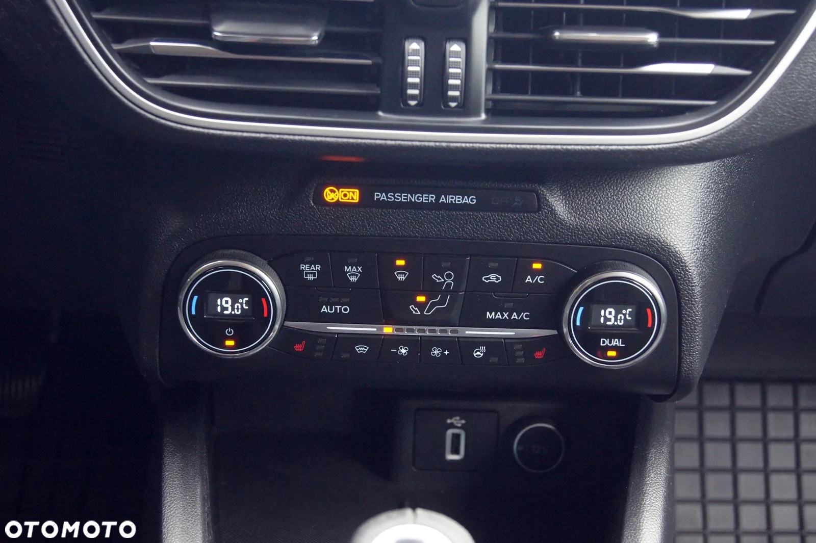 Ford Focus Turnier 1.5 EcoBlue Start-Stopp-System COOL&CONNECT - 25