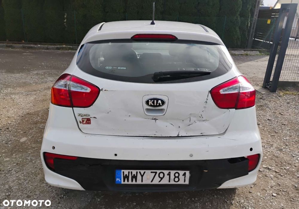 Kia Rio - 26