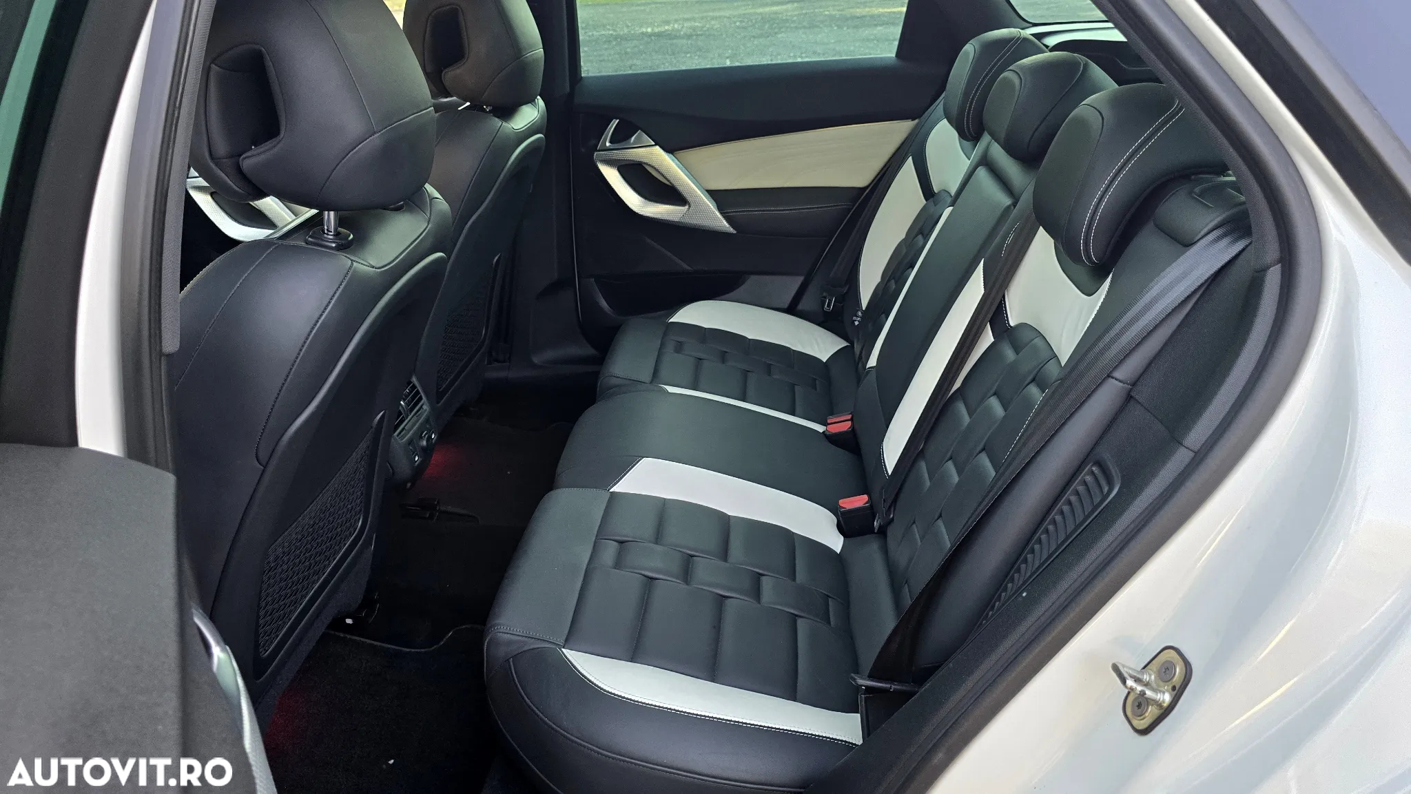 Citroën DS5 Hybrid4 Aut. Business Class - 11