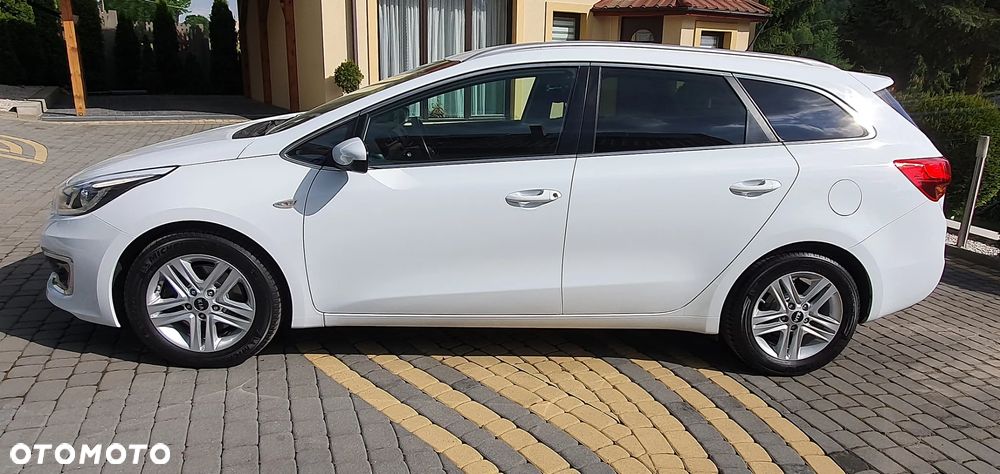 Kia Ceed 1.6 CRDi 136 ISG Platinum Edition - 5