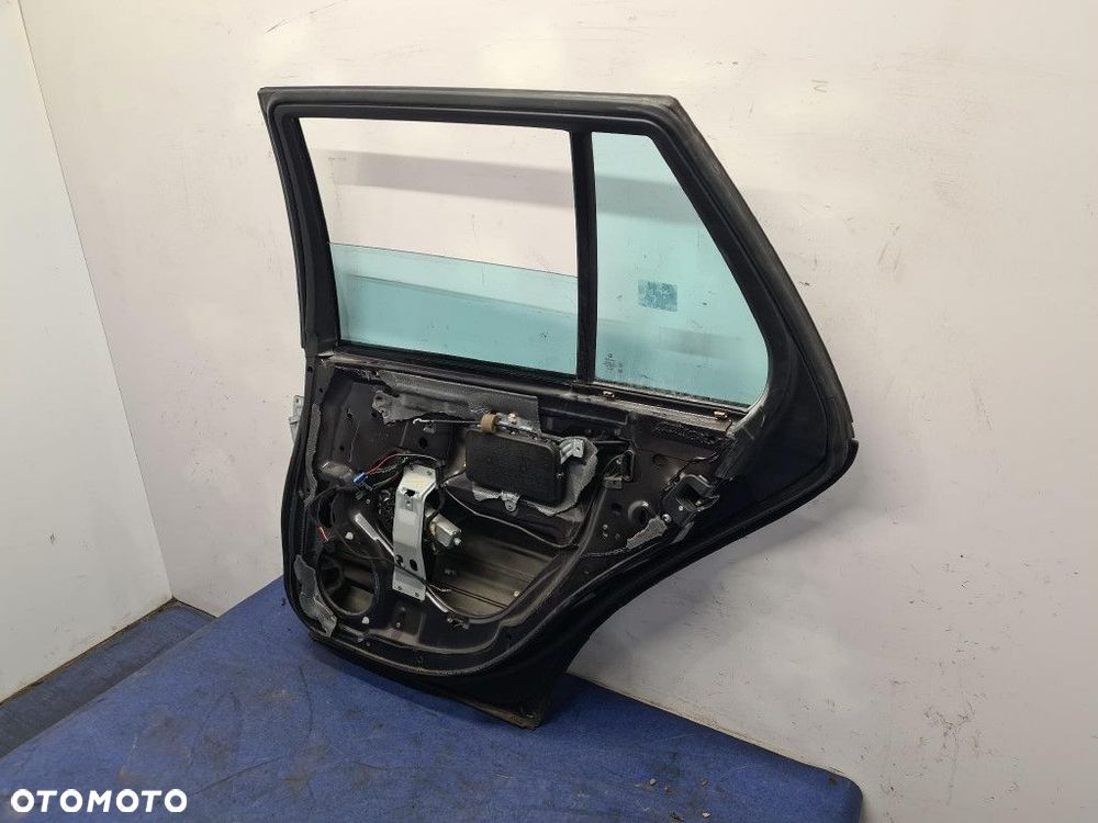 MERCEDES W203 LIFT KOMBI DRZWI TYŁ PRAWE 768 - 11