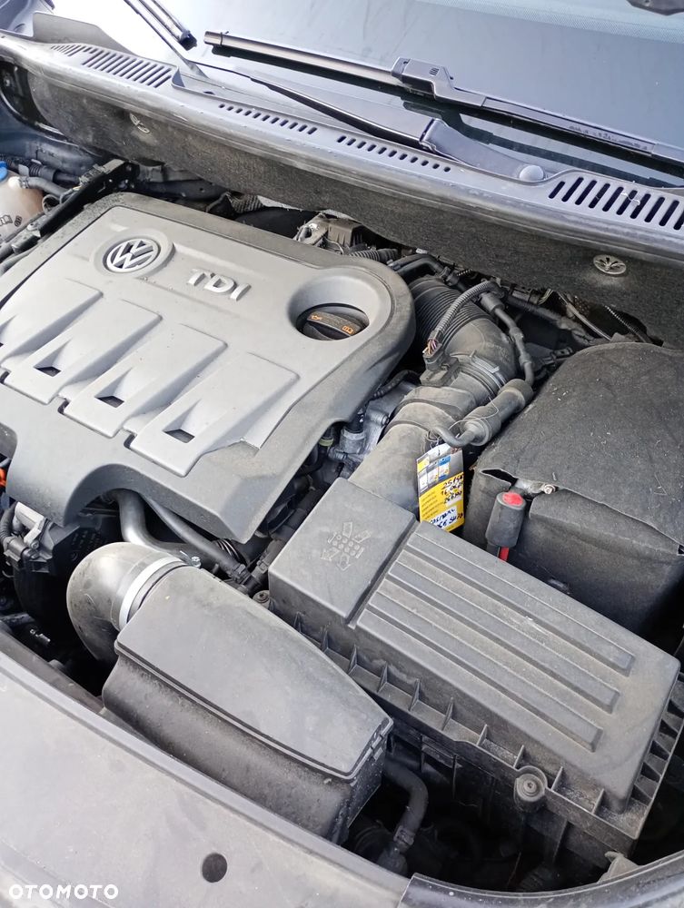 Volkswagen Touran - 9