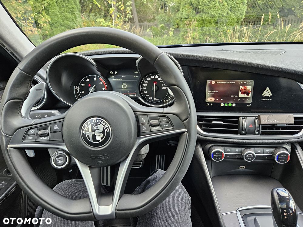 Alfa Romeo Giulia - 11