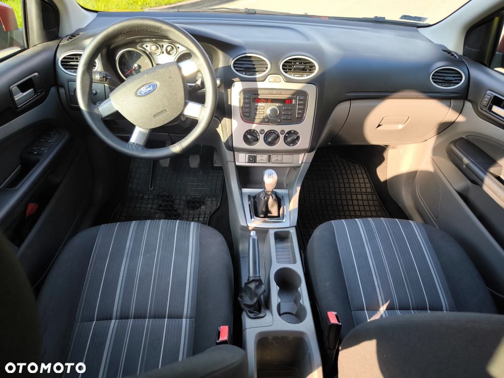 Ford Focus 1.6 16V Trend - 6