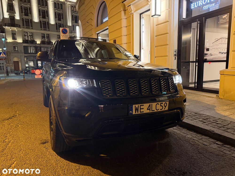 Jeep Grand Cherokee - 34
