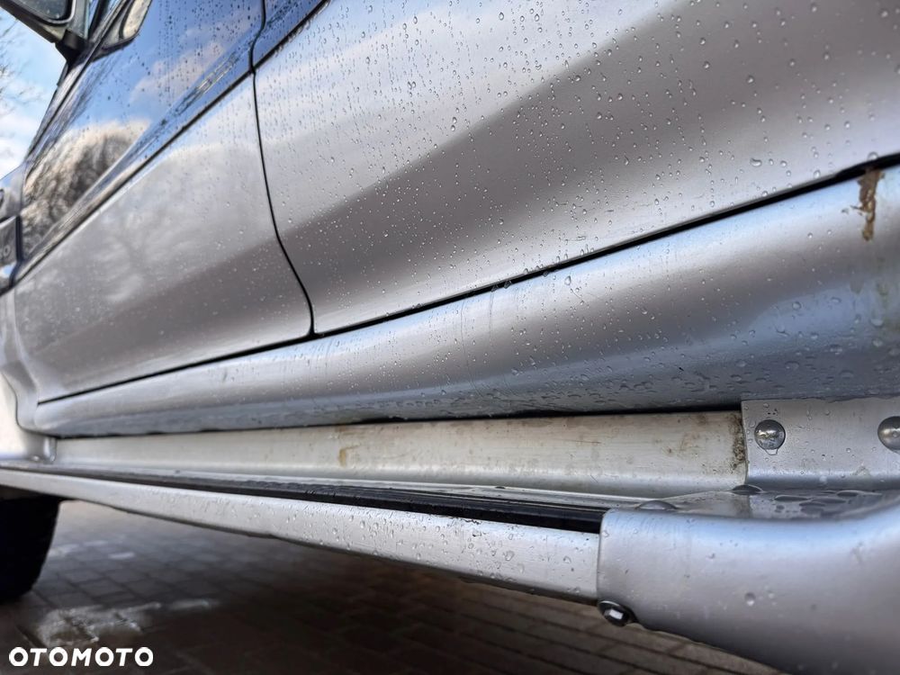 Mitsubishi Pajero - 22