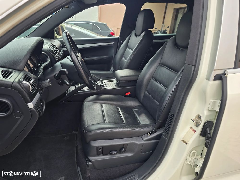 Porsche Cayenne Tiptronic S - 12