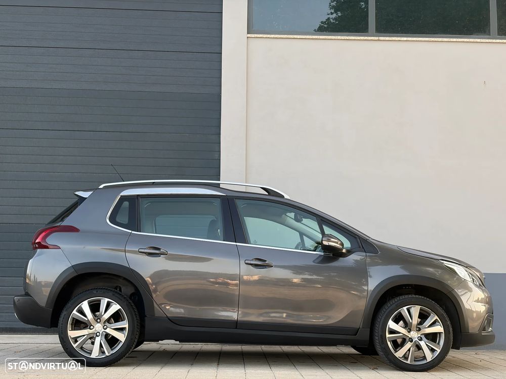 Peugeot 2008 1.2 PureTech Allure EAT6 - 10