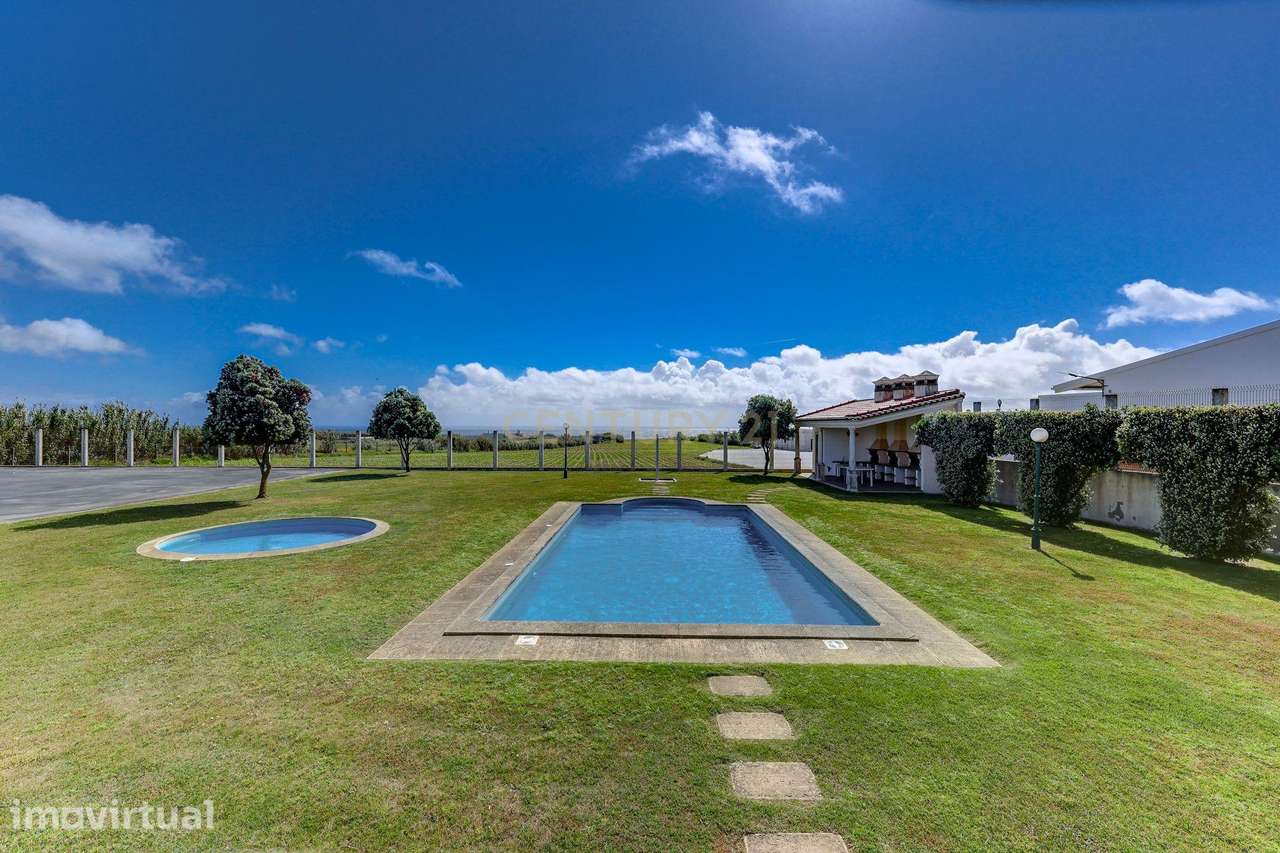MORADIA T3 EM CONDOMÍNIO FECHADO COM PISCINA, JUNTO À PRAIA DA ASSENTA - Grande imagem: 2/60