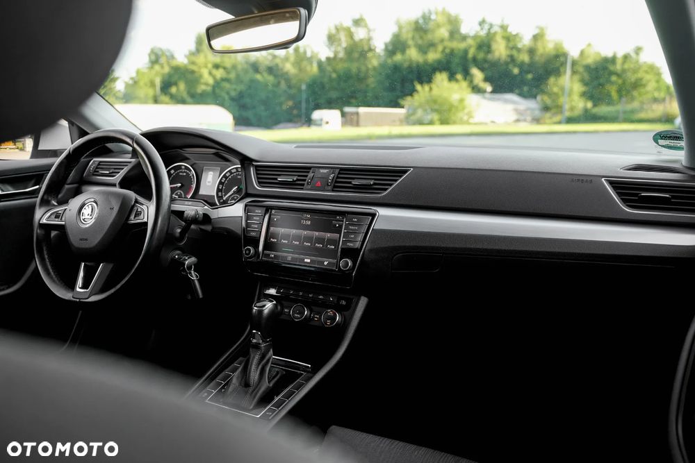 Skoda Superb 2.0 TDI Ambition DSG - 21