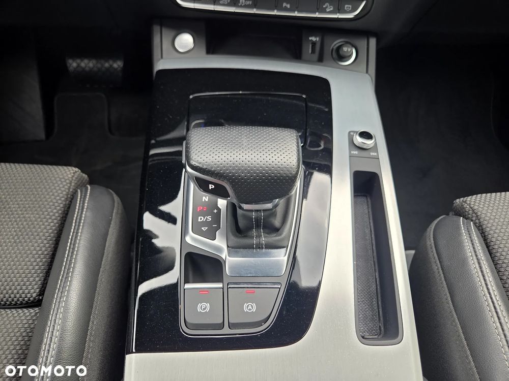 Audi Q5 50 TFSIe quattro S tronic S line - 35