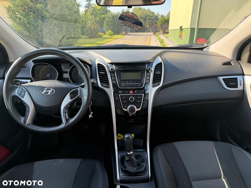 Hyundai i30 1.6 D Classic + - 10