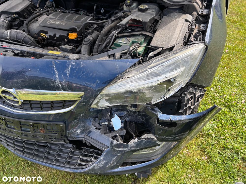 Opel Astra 1.4 Turbo - 2