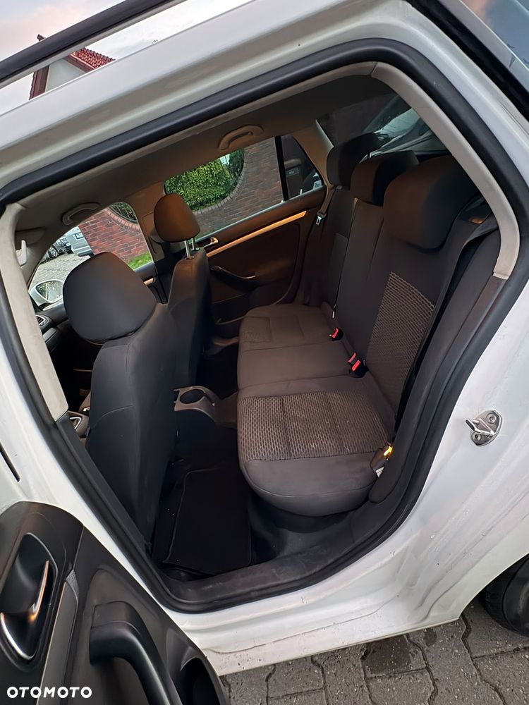 Volkswagen Golf - 21