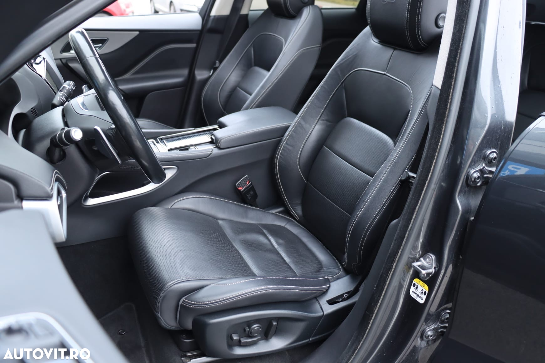 Jaguar F-Pace D300 AWD R-Dynamic S - 15