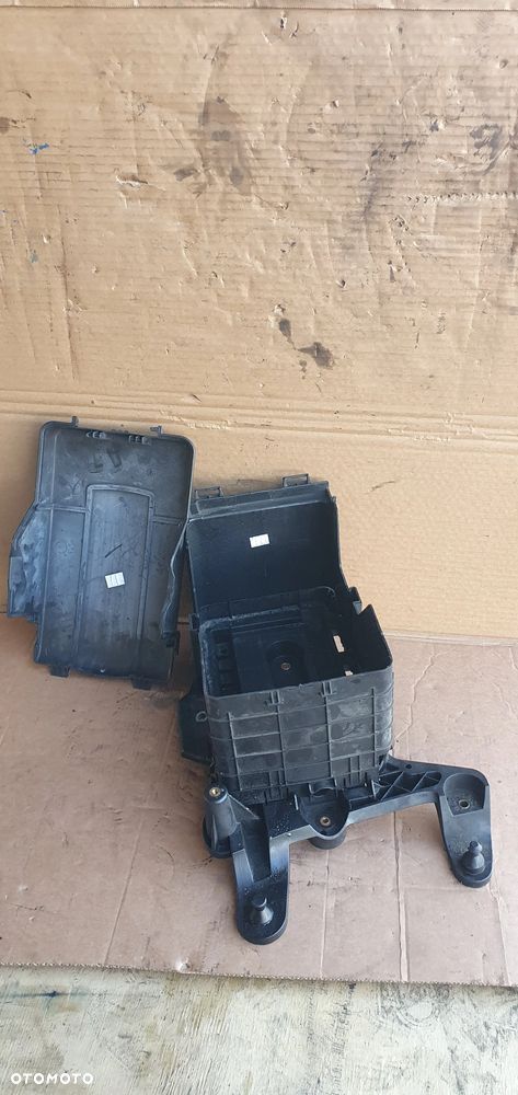 Obudowa podstawa akumulatora VW Tiguan I Lift 3C0915443A 3C0915335 - 5