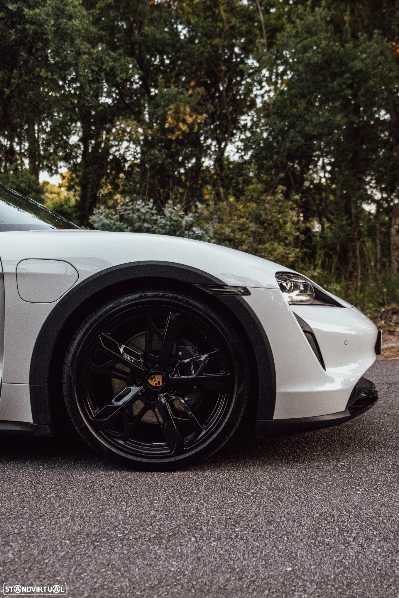 Porsche Taycan Cross Turismo 4 - 3