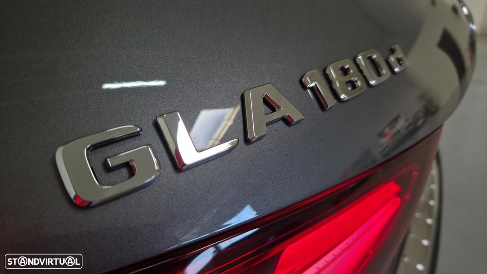 Mercedes-Benz GLA 180 d AMG Line - 21