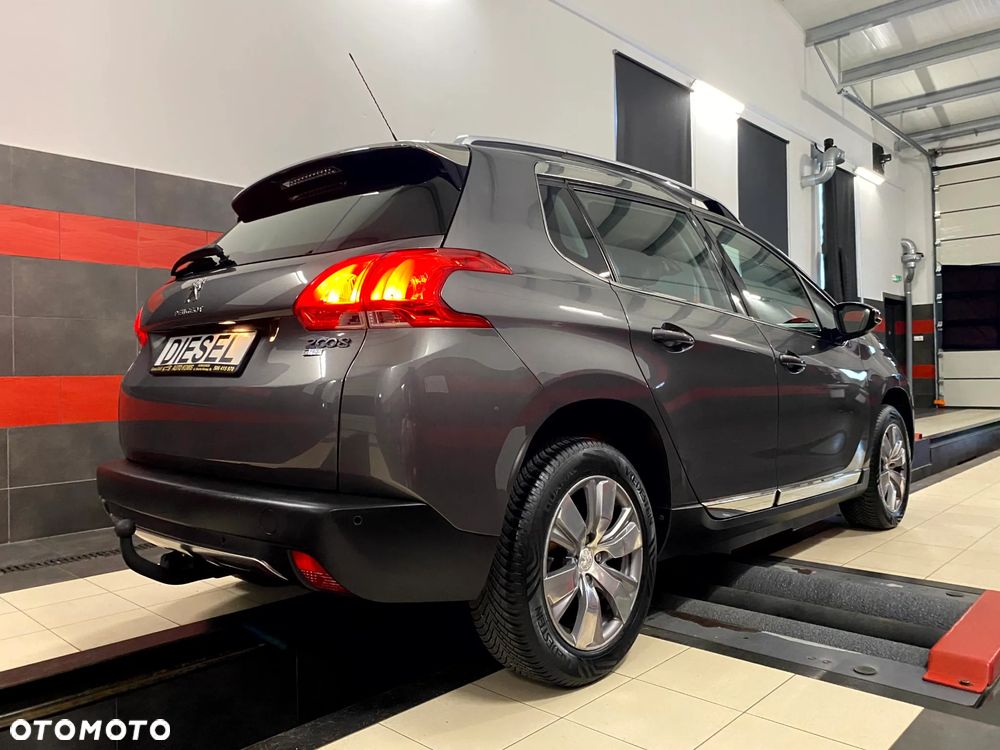 Peugeot 2008 1.6 e-HDi Allure S&S - 11