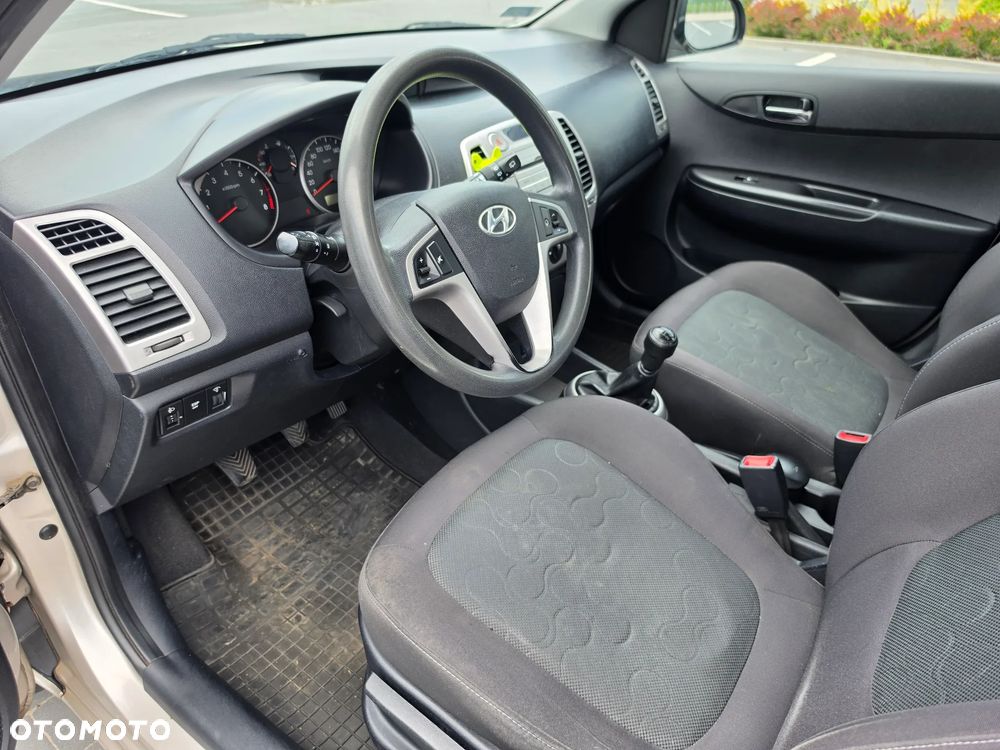 Hyundai i20 1.2 Comfort - 11