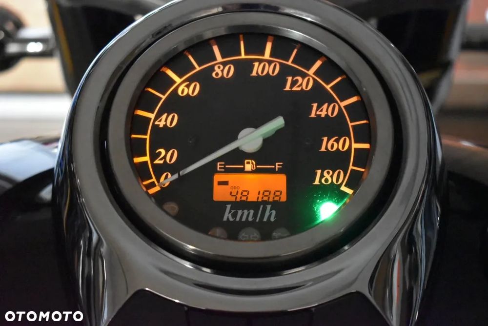 Suzuki VL 800 Volusia - Boulevard C50 - 35
