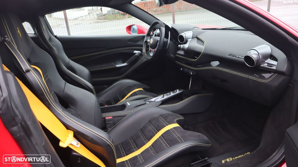 Ferrari F8 Tributo - 30