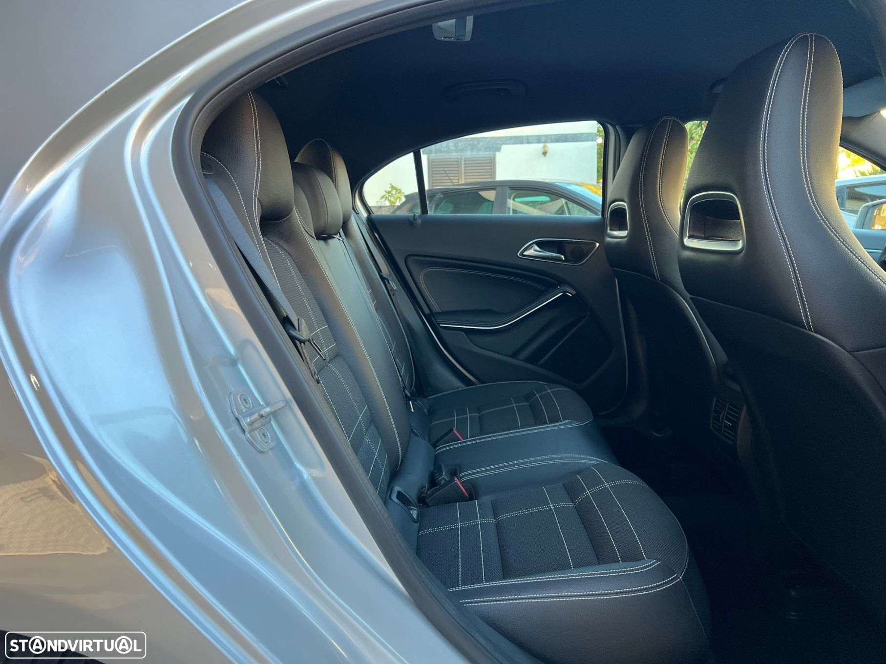 Mercedes-Benz A 180 d Urban - 23