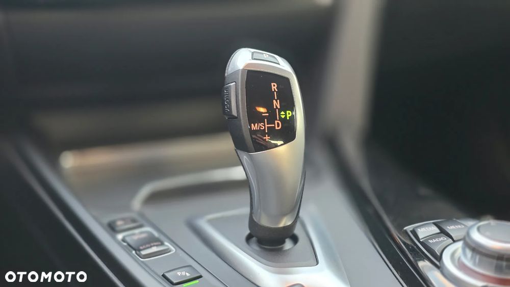 BMW Seria 3 318d Luxury Line - 19