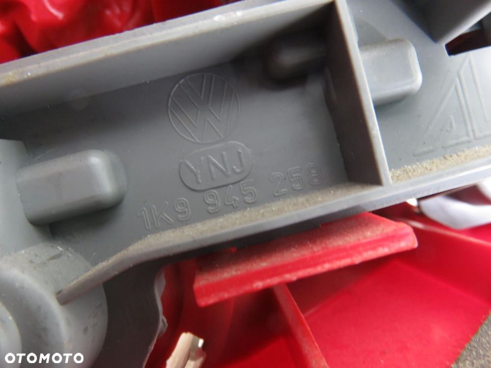 LAMPA PRAWA TYLNA VW GOLF V KOMBI 1K9945258 - 5