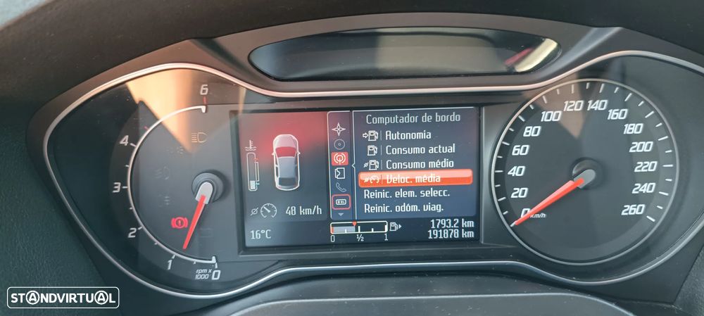 Ford S-Max 2.2 TDCi Titanium 7L - 23