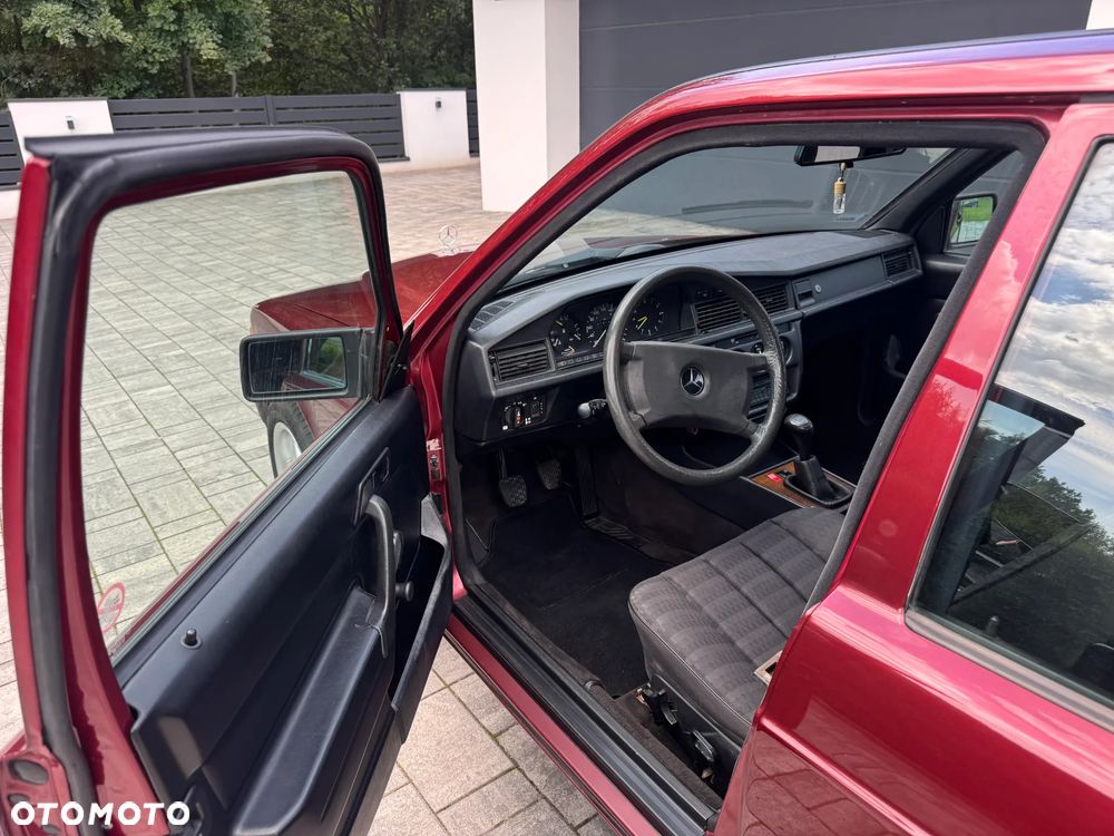 Mercedes-Benz W201 (190) - 22