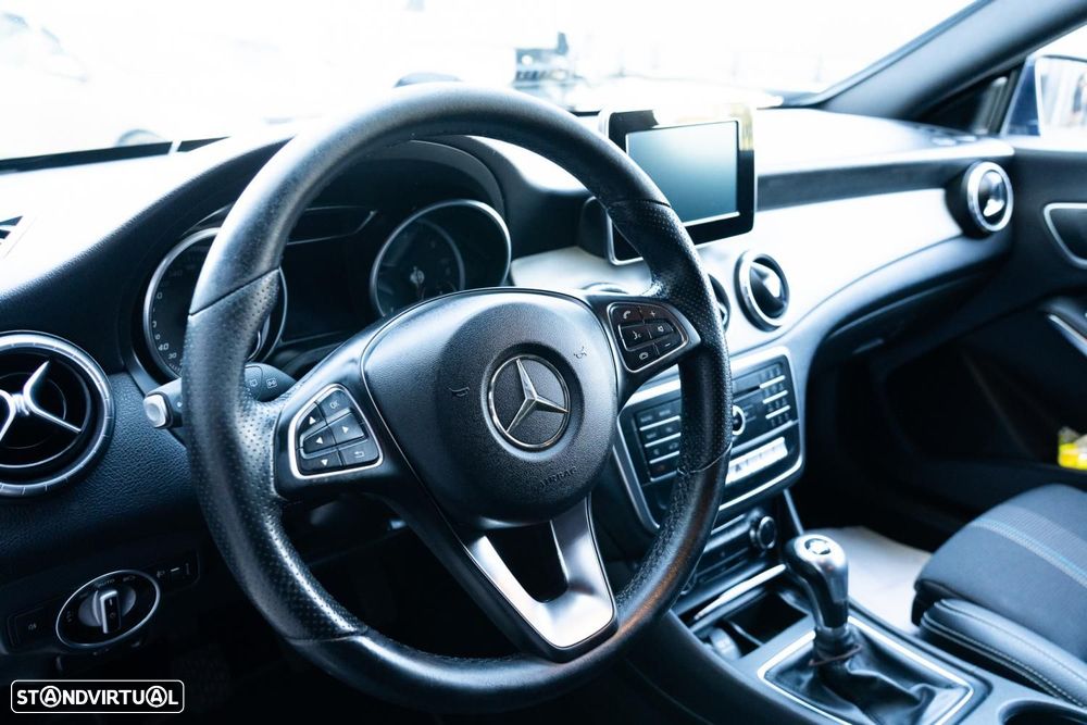Mercedes-Benz CLA 180 d Shooting Brake Urban - 9