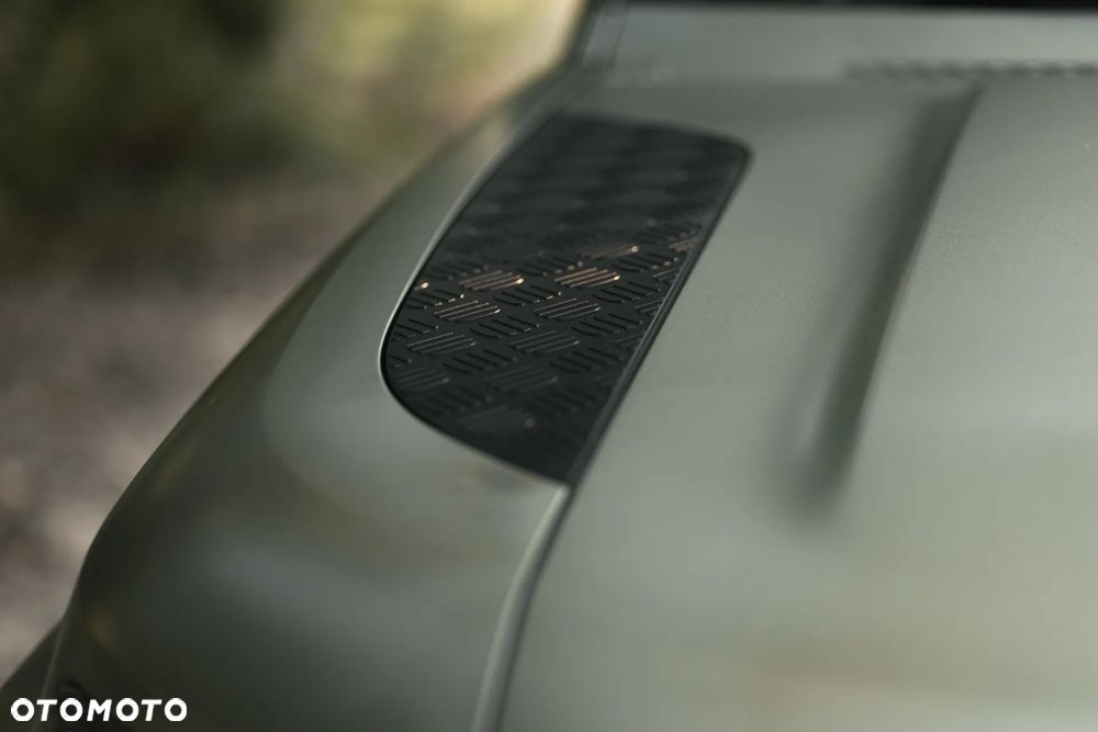 Land Rover Defender 3.0 D200 mHEV - 14