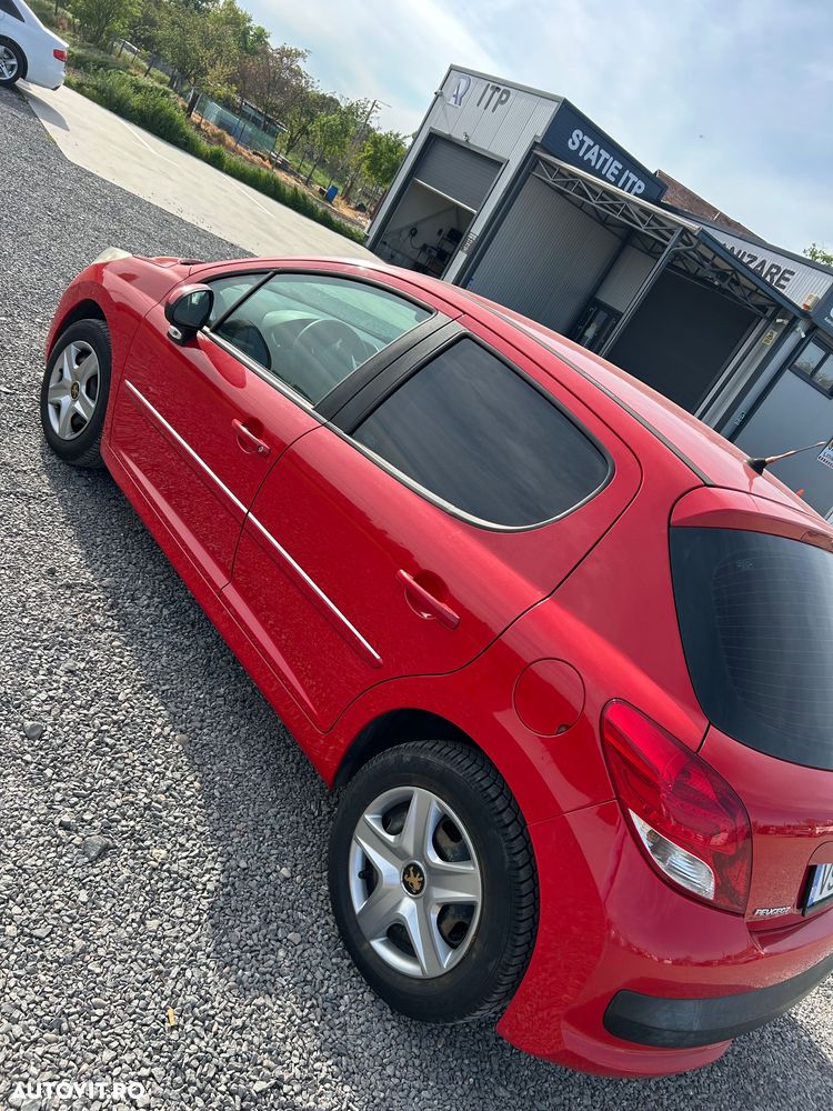 Peugeot 207 - 13