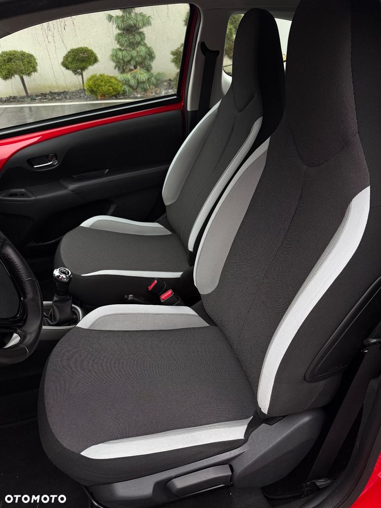 Toyota Aygo x-play - 13