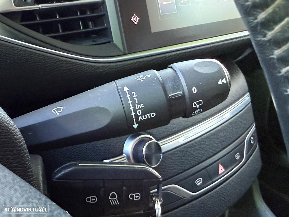 Peugeot 308 SW BlueHDi 120 Stop & Start Nível 2 Business-Line - 12
