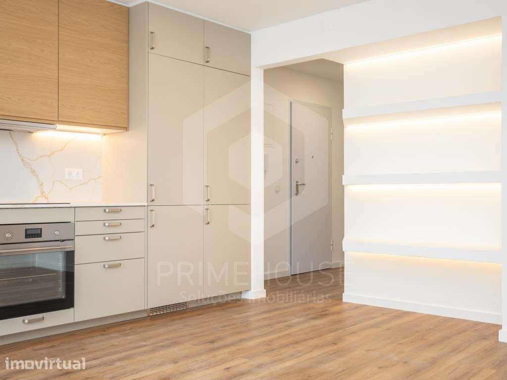 Apartamento Renovado T2 em Amora com terraço - Grande imagem: 3/30