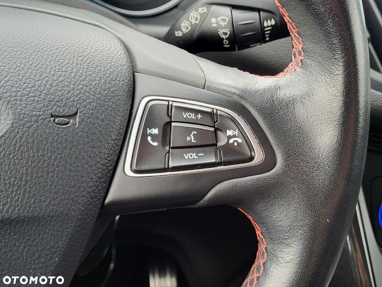Ford Kuga - 25