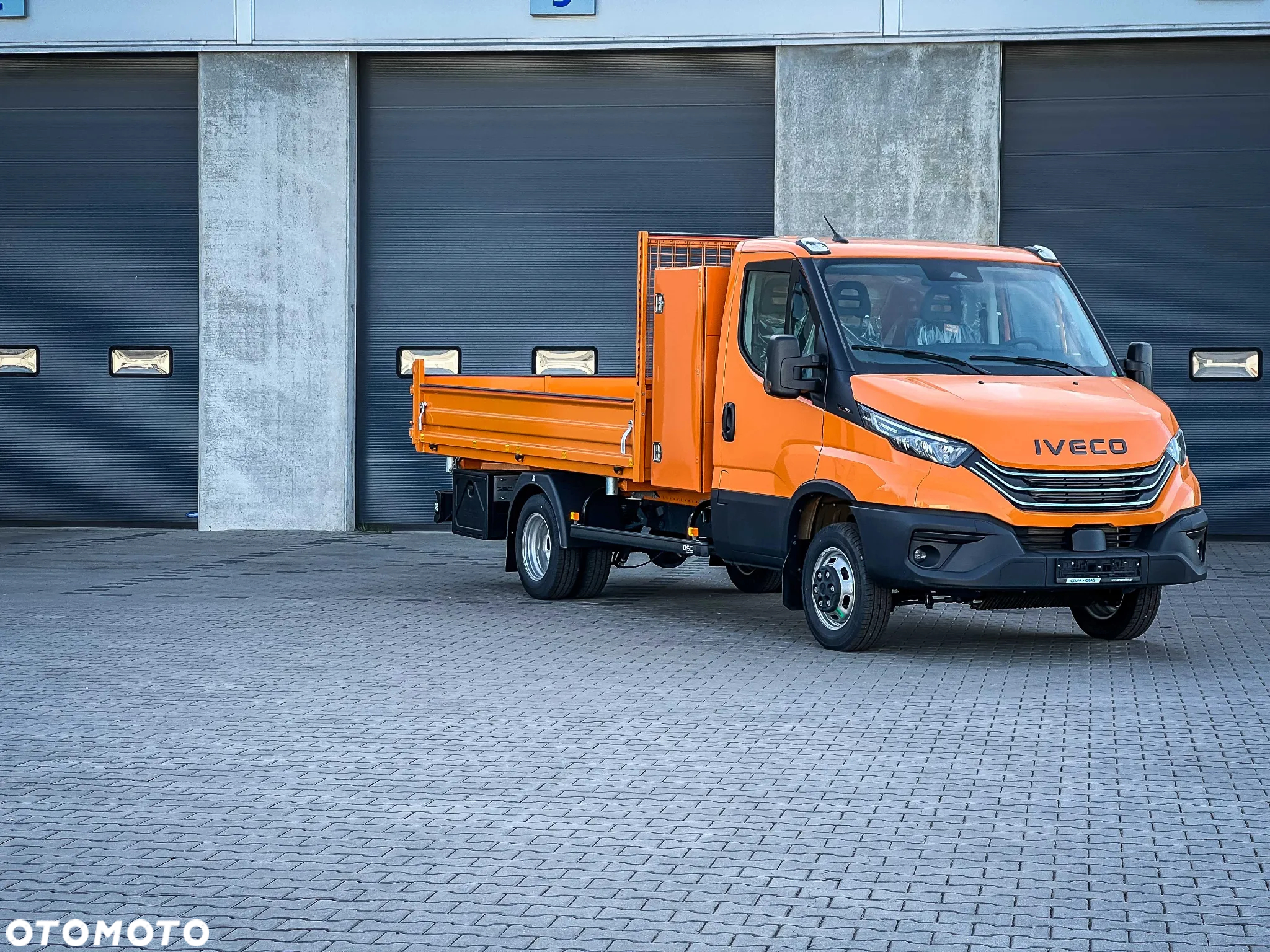 Iveco Daily 35C18H 3.0 Diesel, 6MT, Wywrot & ToolBox - 3