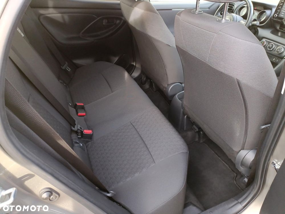 Toyota Yaris - 12