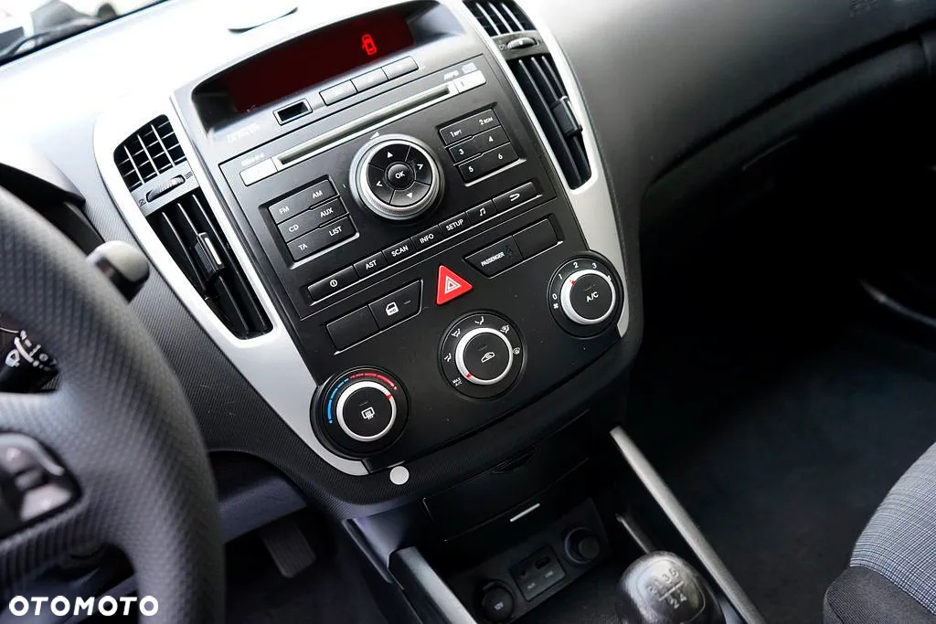 Kia Ceed - 23