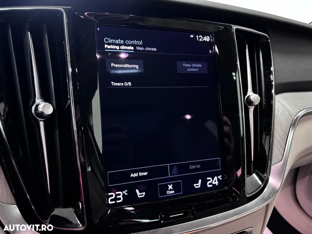 Volvo V60 V60CC B5 MHEV AT AWD Plus Bright - 32