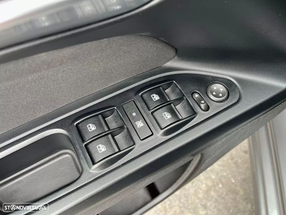 Fiat Tipo 1.3 MultiJet Life - 24