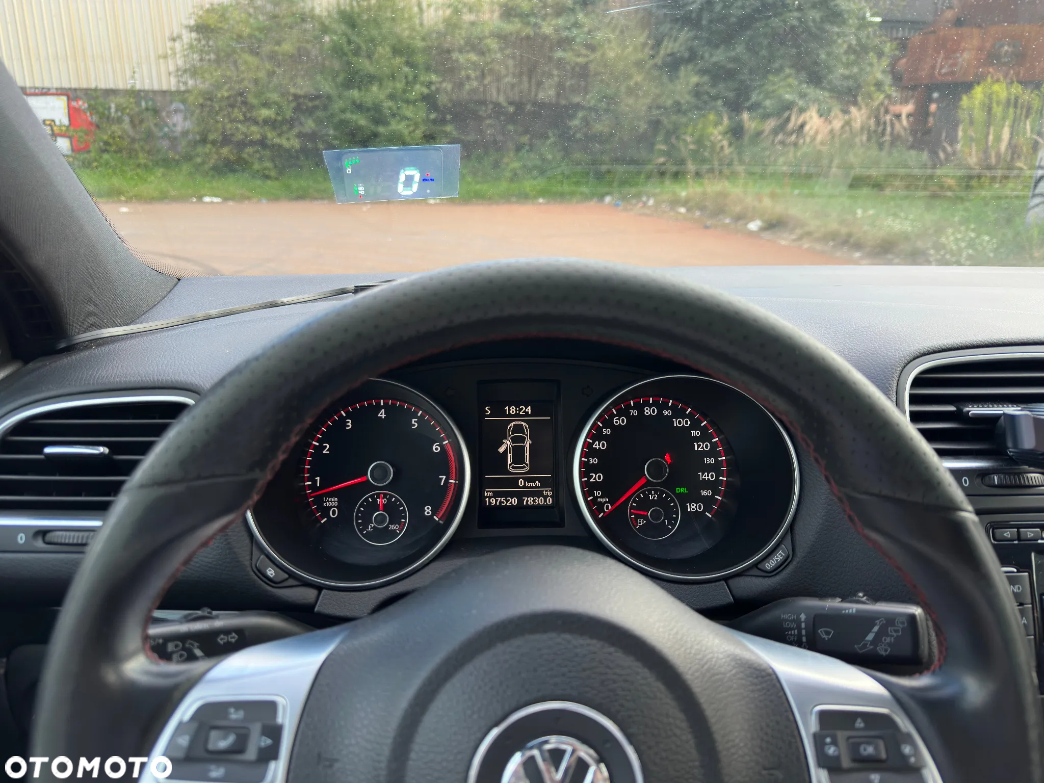 Volkswagen Golf VI 2.0 TSI GTI - 12