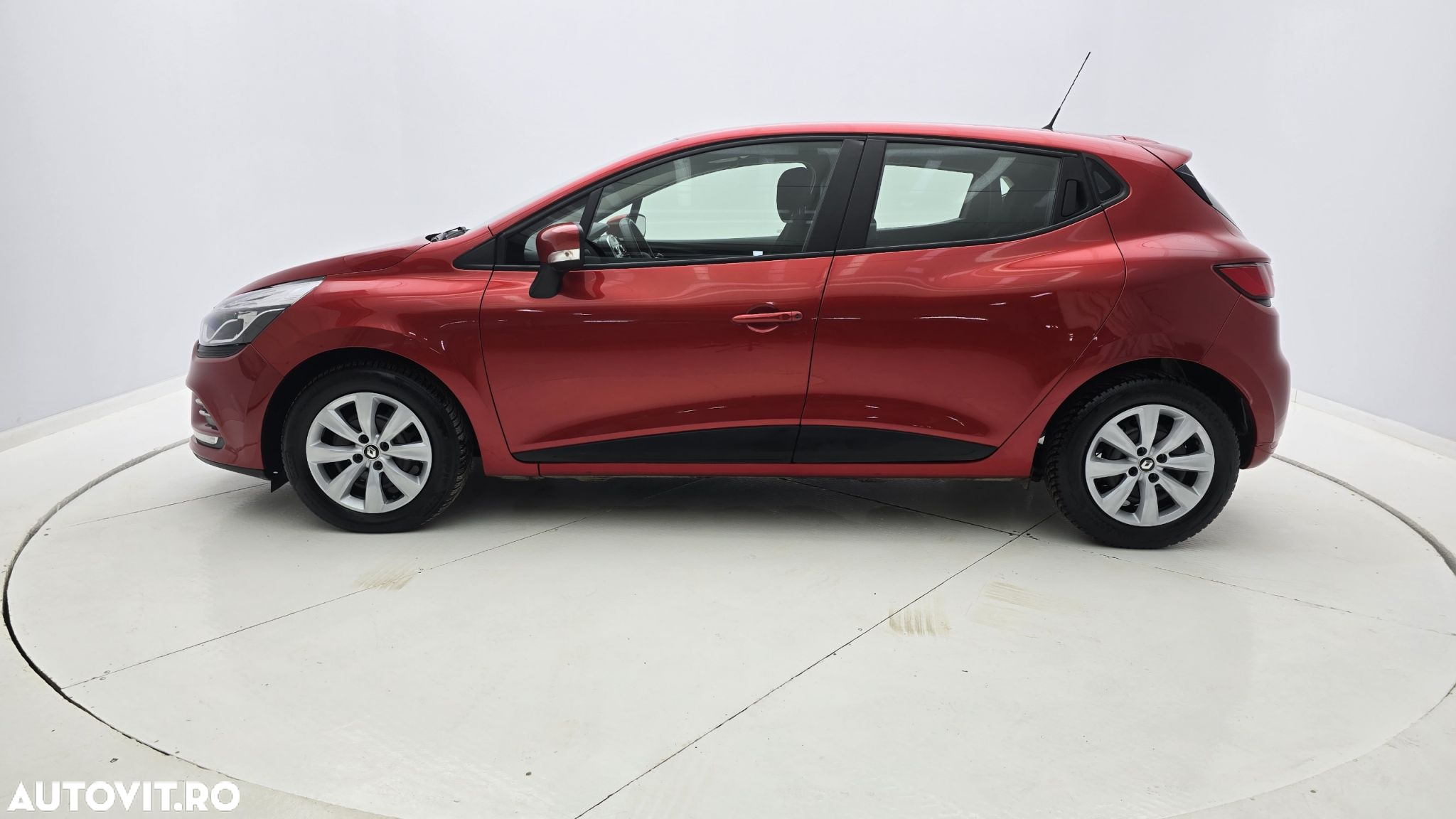 Renault Clio - 9