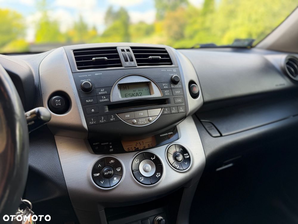 Toyota RAV4 2.2 D-4D Prestige - 17