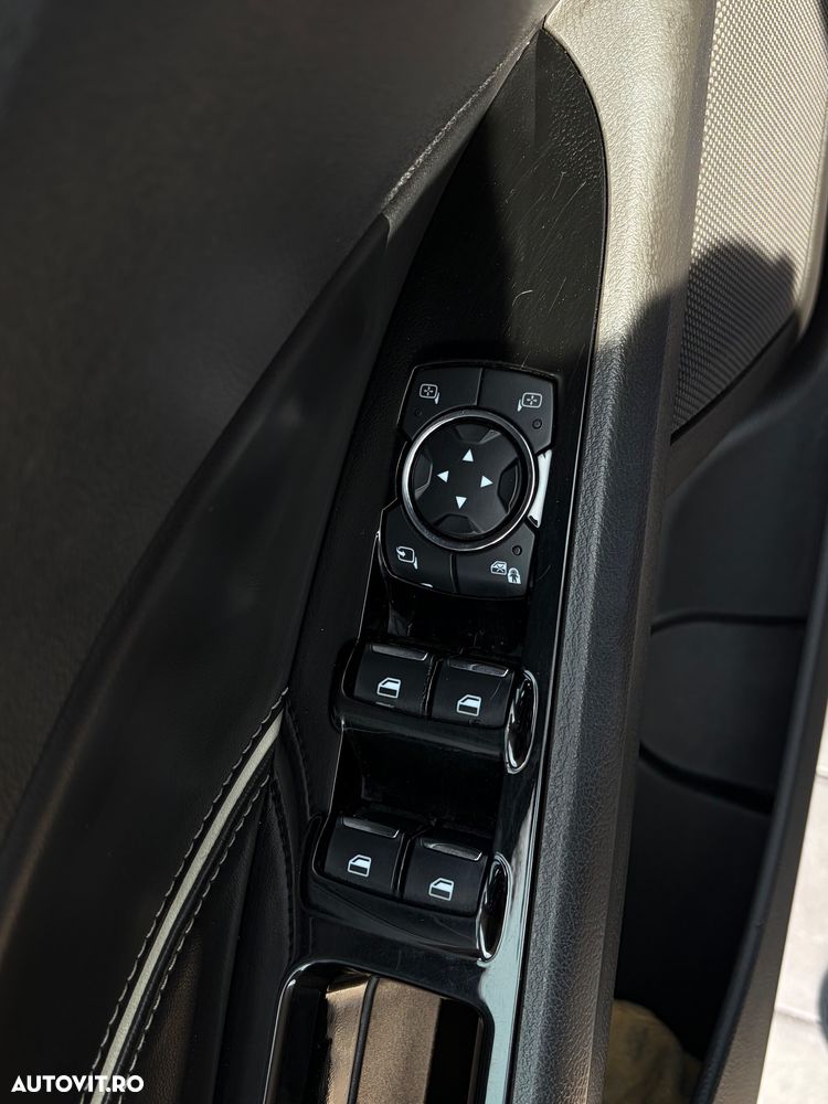 Ford Mondeo - 33