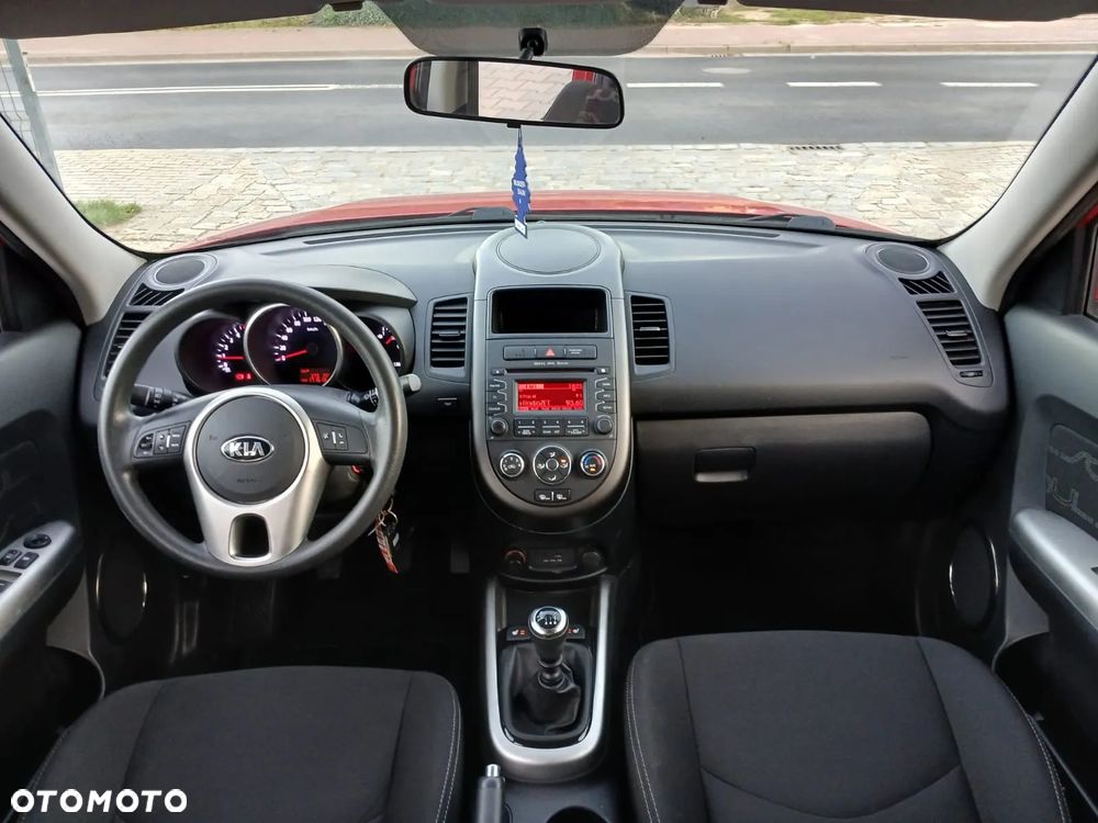 Kia Soul 1.6 CRDI Dream Team Edition - 14