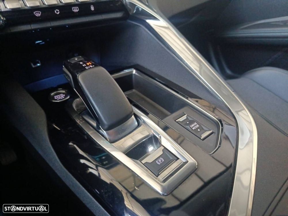 Peugeot 3008 1.6 Hybrid Allure e-EAT8 - 19