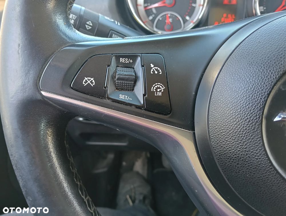 Opel Adam 1.2 Black Link - 13